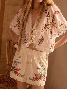 White Boho Women's Embroidered Tie-Up Vacation Shirt